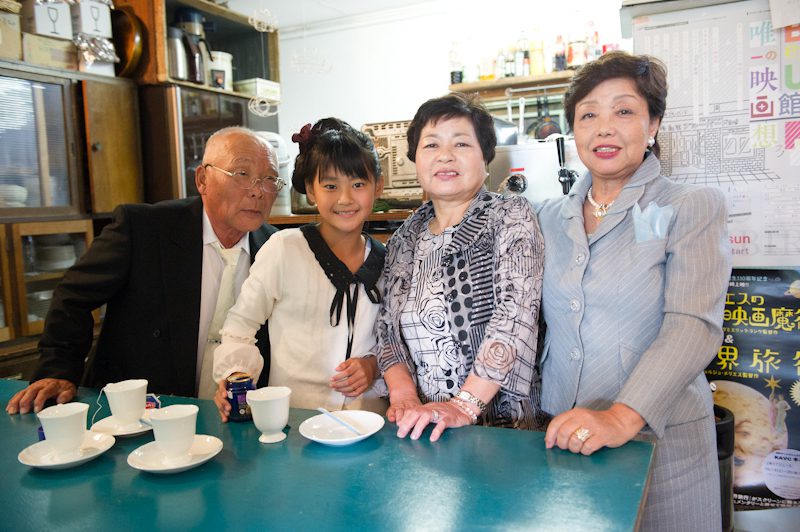 ここでは女性陣が大活躍。お、お祖父さまも！！